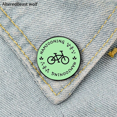 Namjooning roosa trükitud nööpnõel Kohandatud naljakad prossid särk Reväärkott Armas märk Multifilmi emailnõelad armastatud tüdrukusõpradele