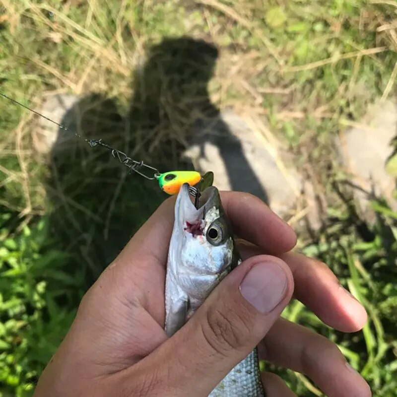 OUTKIT jauns metāla mini VIB ar karoti makšķerēšanas māneklīti 6g10g17g25g 2cm makšķerēšanas piederumu adata Crankbait vibrācijas spinner grimstošā ēsma