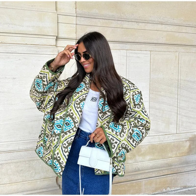 Atvarte marginta trumpa medvilninė striukė, moteriška ilgomis rankovėmis, šilta kišenine megztiniu, stora rudens žiemos mada moteriški gatvės viršutiniai drabužiai