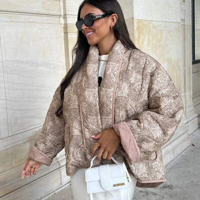 Atvarte marginta trumpa medvilninė striukė, moteriška ilgomis rankovėmis, šilta kišenine megztiniu, stora rudens žiemos mada moteriški gatvės viršutiniai drabužiai