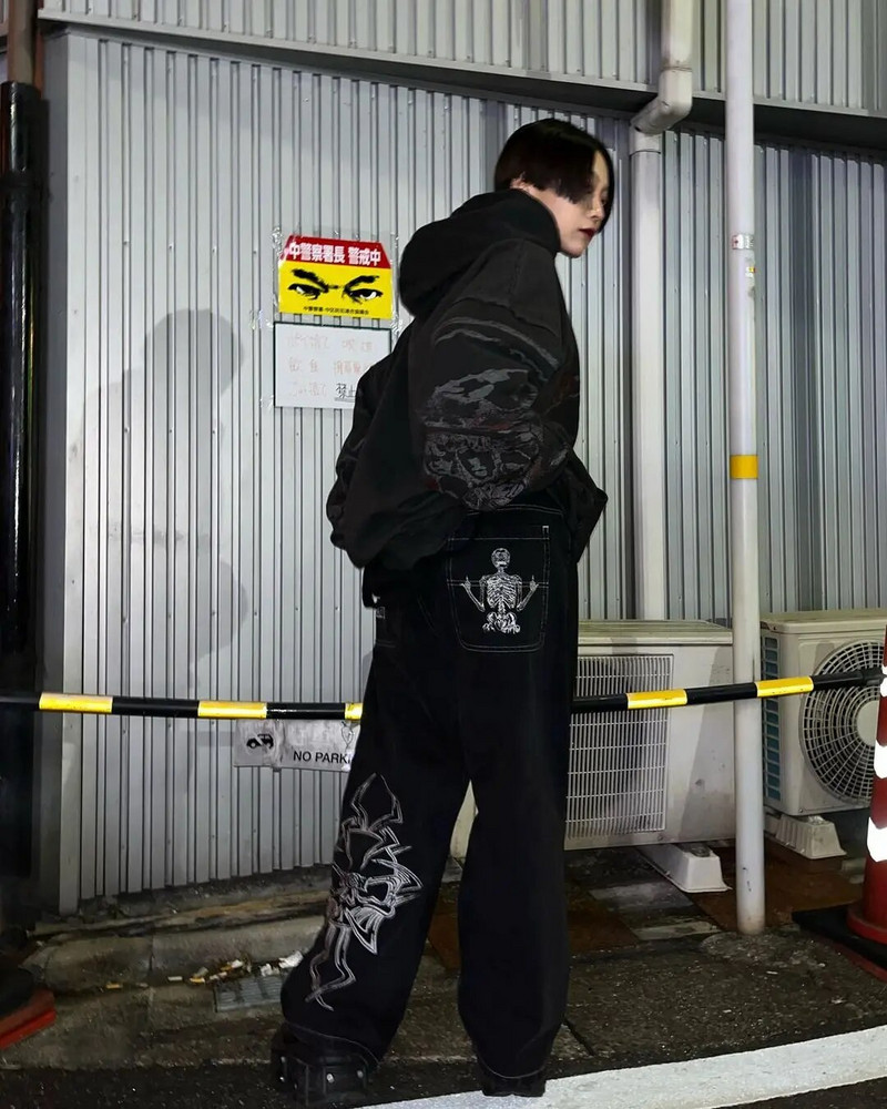 Ameerika retro y2k luukere mustriga mustad teksad, lõdvad, sirge jalaga tilgad brändi laia säärega lahtised püksid