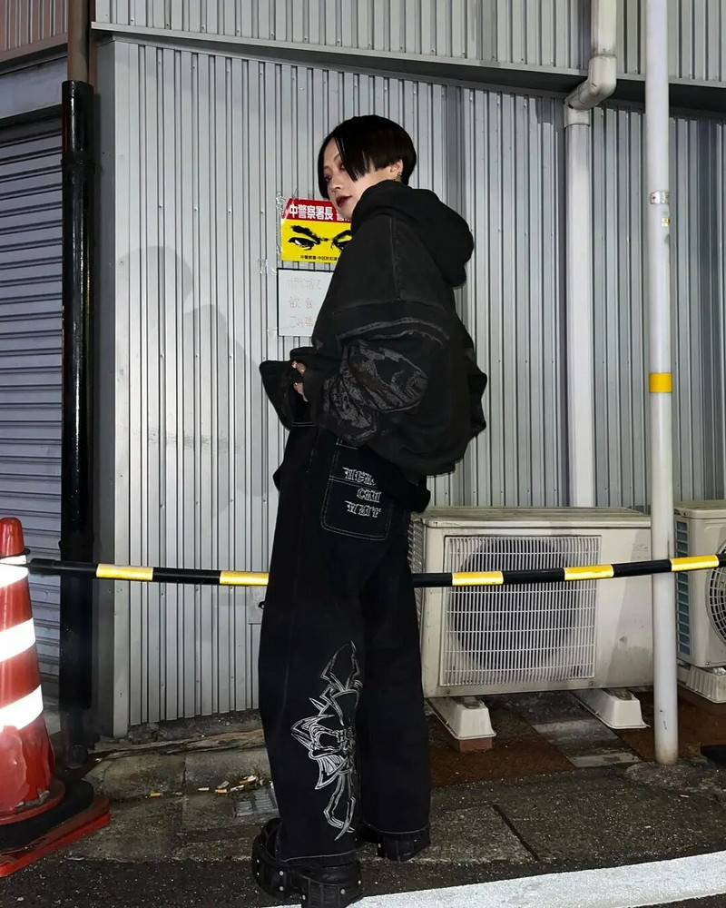 Ameerika retro y2k luukere mustriga mustad teksad, lõdvad, sirge jalaga tilgad brändi laia säärega lahtised püksid