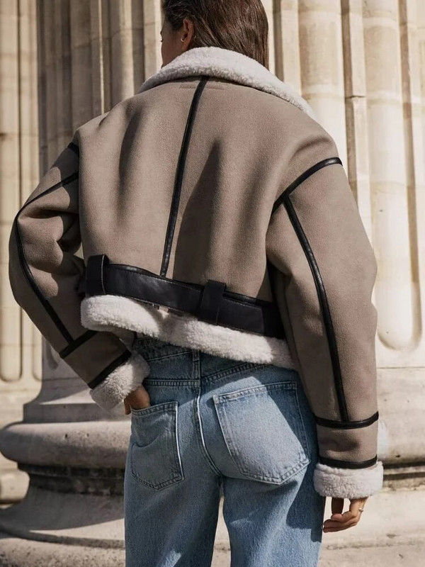 Sieviešu Y2K mākslīgās kažokādas savārstījums īss mētelis ar garām piedurknēm ar rāvējslēdzēju