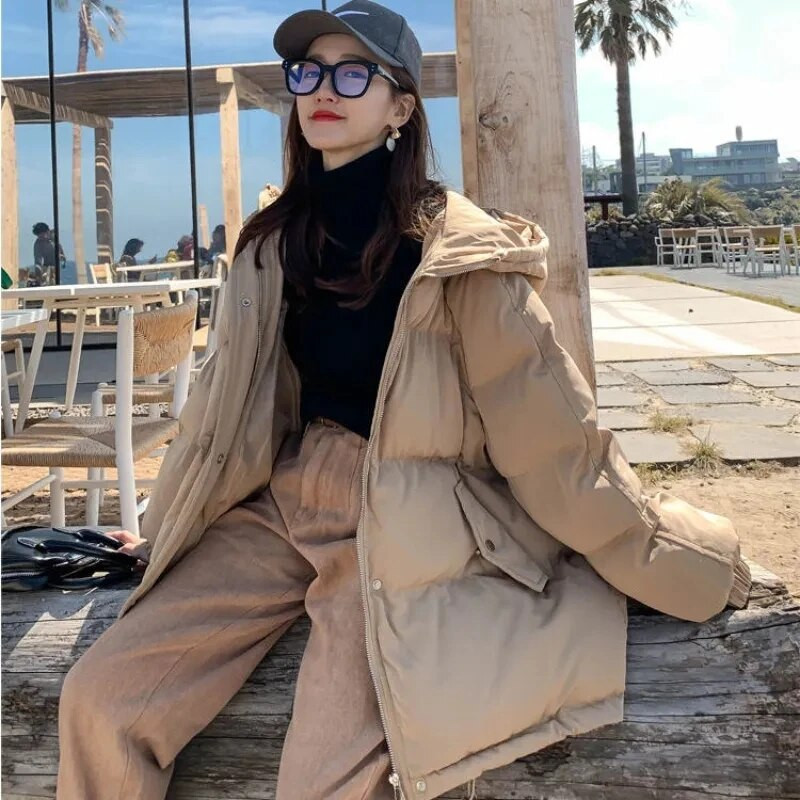 Nauja 2023 m. moteriška trumpa striukė žieminė stora gobtuvu medvilniniai paminkštinti paltai, moteriški korėjietiški, laisvi pūkuoti parkai moteriški, dideli viršutiniai drabužiai