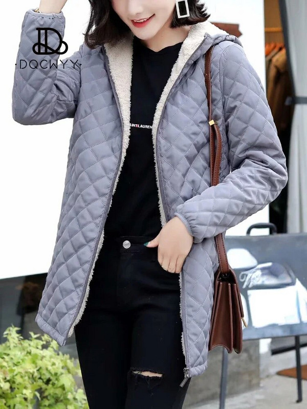 Naiste talvejope kapuutsiga soe lambalihast vooder Parketid keskmise pikkusega vabaaja jope Puuvillapolsterdatud jope Oversize talvemantel