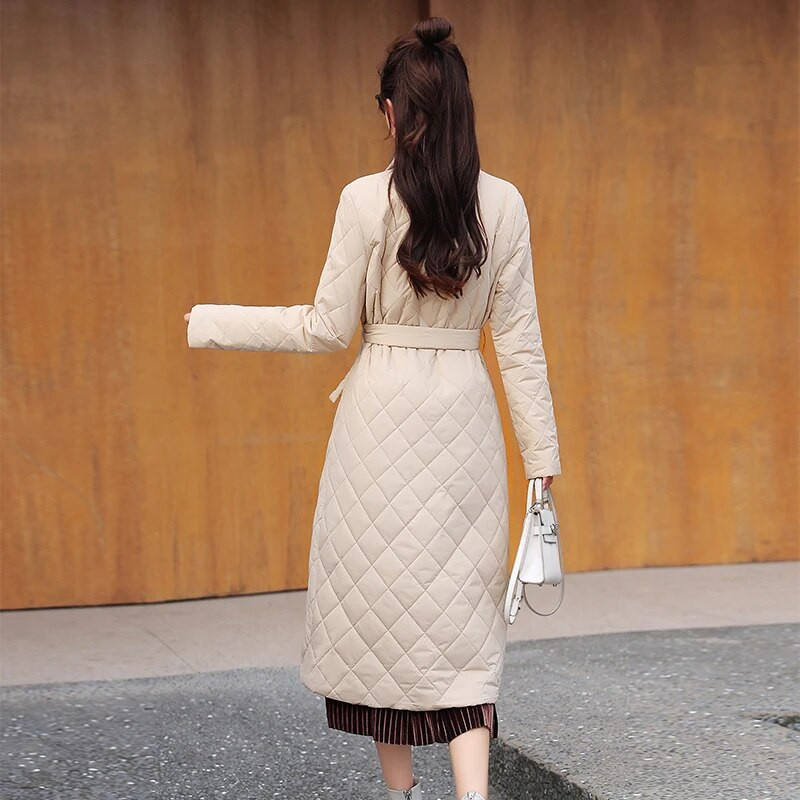 Ulepuuvillane vooder 2023 Moodne naiste sügis/talvine soe mantel, pikk vöö, õhukese istuvuse teemantselja jakk