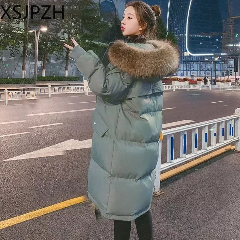 2023 m. Naujas moteriškas pūkinis medvilninis paltas žieminė striukė Moteriška versija Laisvas Parkas Storas viršutinis drabužis su gobtuvu Universali dirbtinė vilna
