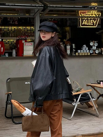PU Δερμάτινο μπουφάν Γυναικείο μακρυμάνικο γυριστό γιακά Φαρδιά γυναικεία μπουφάν 2023 Φθινόπωρο Χειμώνας Street Fashion Moto Biker Lady Coat