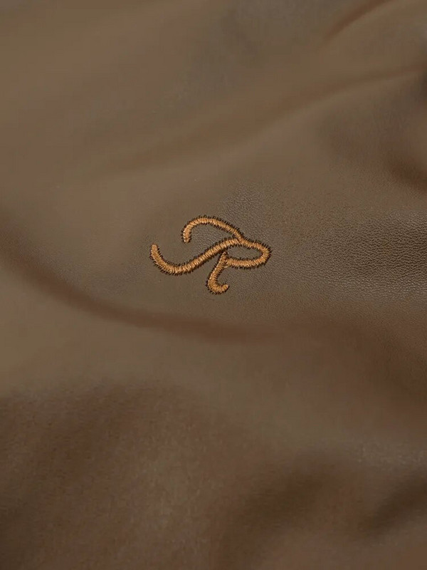 PU-nahkjakk Naiste pikkade varrukatega lahtikäiva krae lahtised naistejoped 2023. aasta sügistalvine tänavamood Moto Biker Lady Mantel