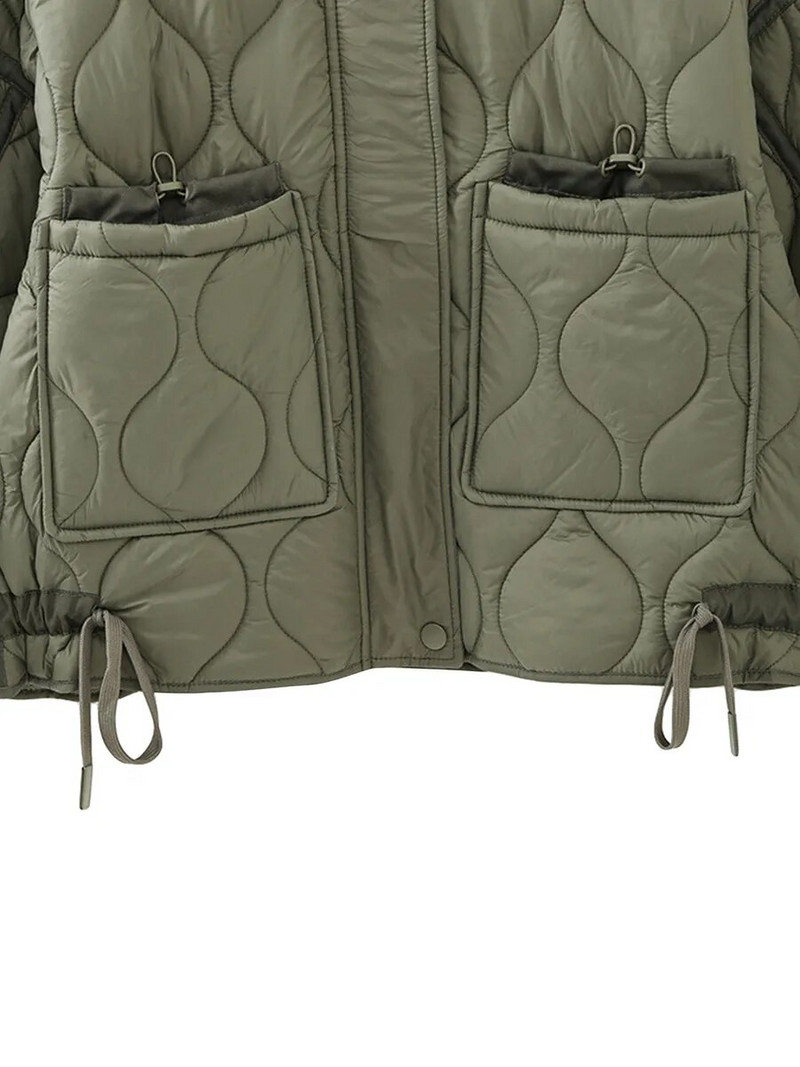 Šilta moteriška dygsniuota striukė su gobtuvu ir užtrauktuku – stilingi žieminiai viršutiniai drabužiai šaltam orui