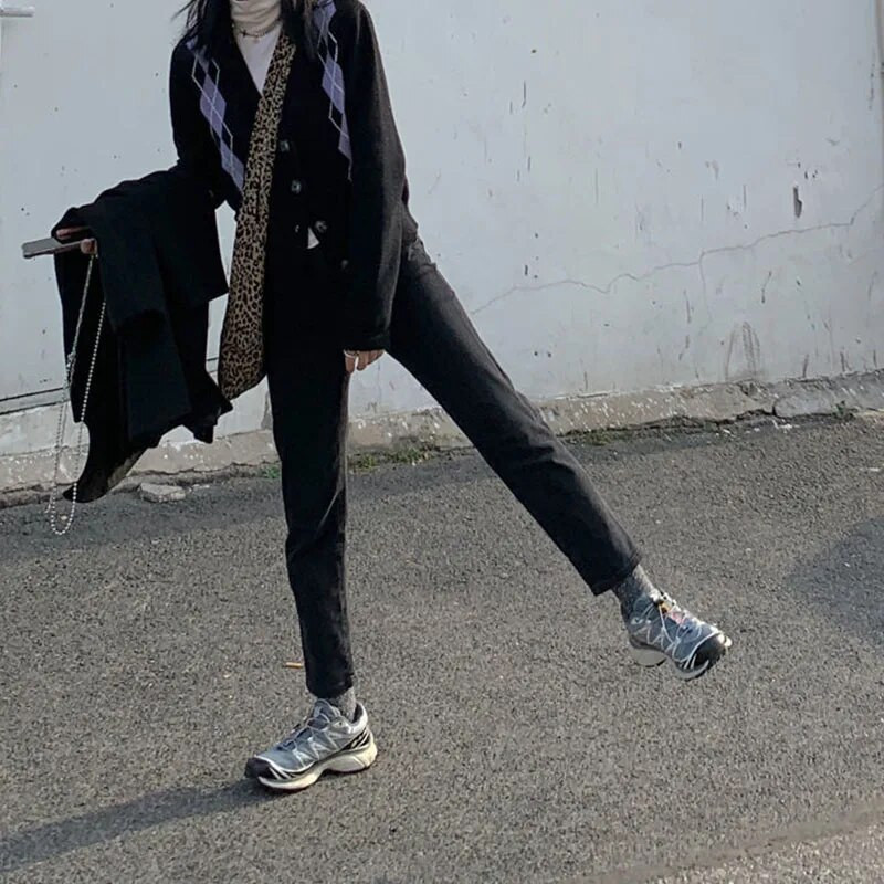 Mustad sirged teksapüksid naiste kõrge vöökohaga lahtised vabaaja püksid sügistalv retro laia säärega kärbitud püksid