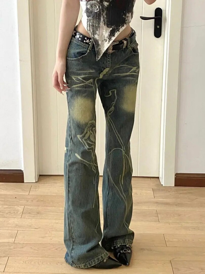 Amerikietiško stiliaus Y2K senoviniai skalbti džinsai žemu juosmeniu dizaino modelio mikro formos platėjančios kelnės kaklaraiščio dažytos kasdieninės grindų šluostymo kelnės