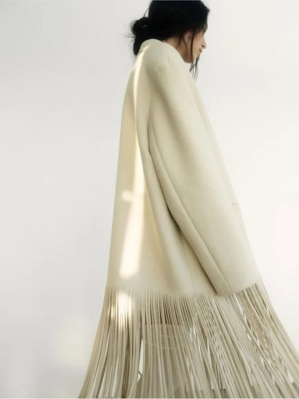 Elegantiškas 2023 m. rudens, žiemos moteriškas elegantiškas gatvės apdaras, elegantiškas moteriškas vilnonis paltas. 