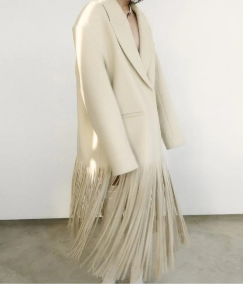 Elegantiškas 2023 m. rudens, žiemos moteriškas elegantiškas gatvės apdaras, elegantiškas moteriškas vilnonis paltas. 