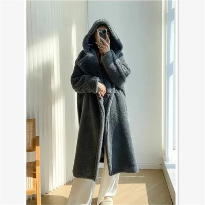 2023 m. žiemos Nauji moteriški pastorinti šilti meškiukai baltas paltas su gobtuvu moteriškas vidutinio ilgio ilgomis rankovėmis dirbtinio kailio kailio žieminiai viršutiniai drabužiai