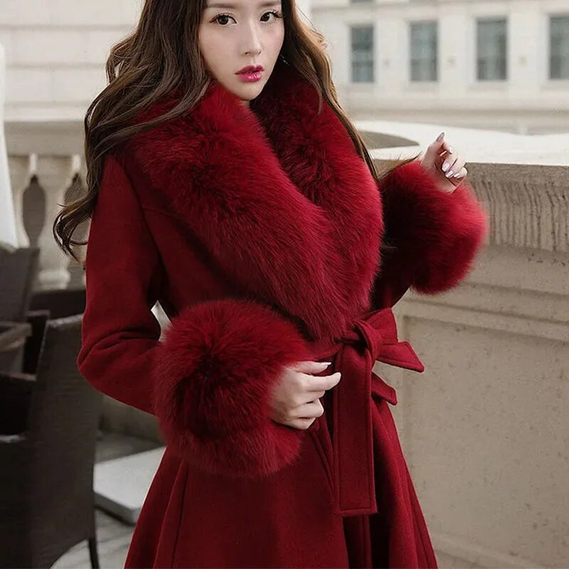 2022. gada rudens ziema, jauna temperamenta dieviete, vilnas mētelis, sieviešu vaļīgs viduklis, tievs, garš, liels kažokādas apkakle, modes jaka sievietēm