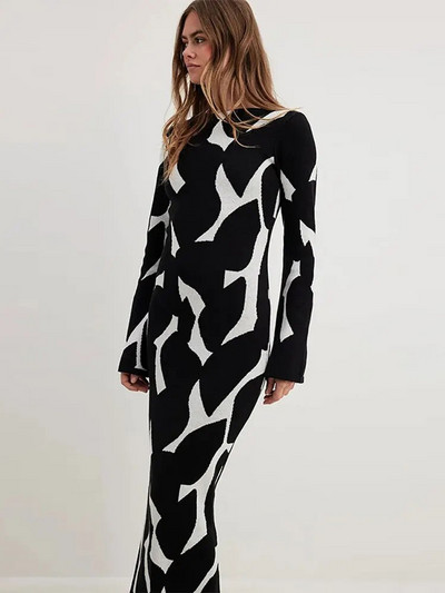 Pavasara sieviešu strīpaina trikotāžas lielkleita Eleganta O veida kakla izgriezuma garās piedurknes Bodycon kleita Sieviešu modes Streetwear ballīšu kleitas