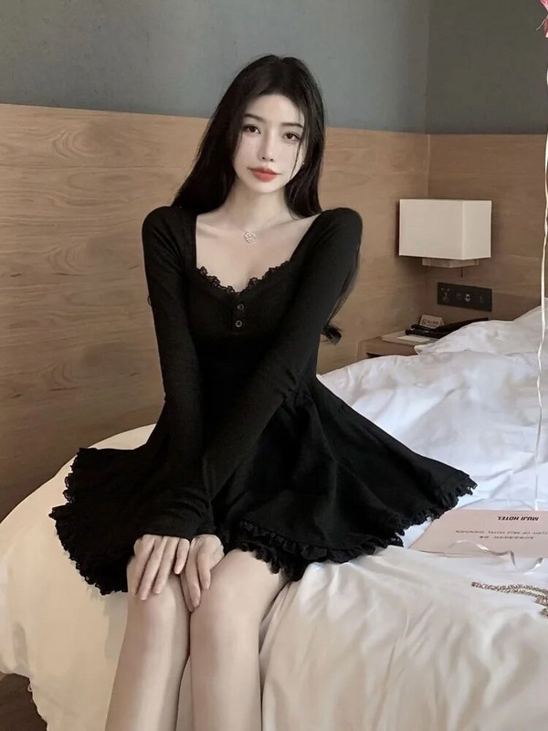 QWEEKi seksikas must pitskleit Naiste Bodycon Wrap Slim Party Mini lühikesed kleidid Õhtumood 2022 pikkade varrukatega komplektid