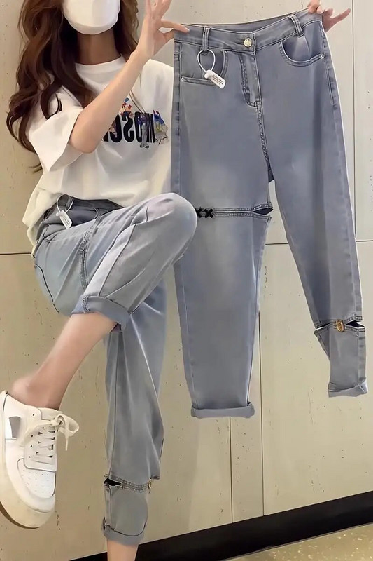 2023 m. Šiek tiek apkūnus dėvėjimas su per dideliais aptemptais džinsais, vaikiškomis Harlan tėčio kelnėmis, aukštu juosmeniu, vasariškai plonu stiliumi