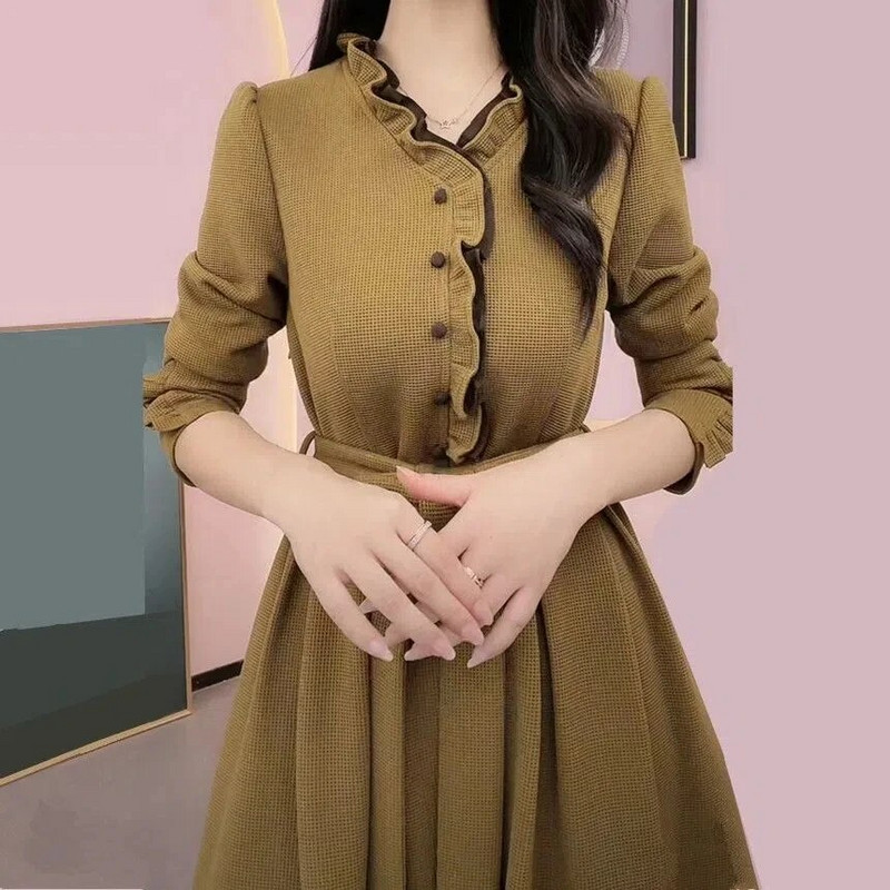 Suknelė 2022 m. rudenį ir žiemą Nauja aukštos kokybės medinis grybo nėrinių sijonas ilgomis rankovėmis plonu juosmeniu V formos kaklo suknelė Elegantiška vintažinė suknelė