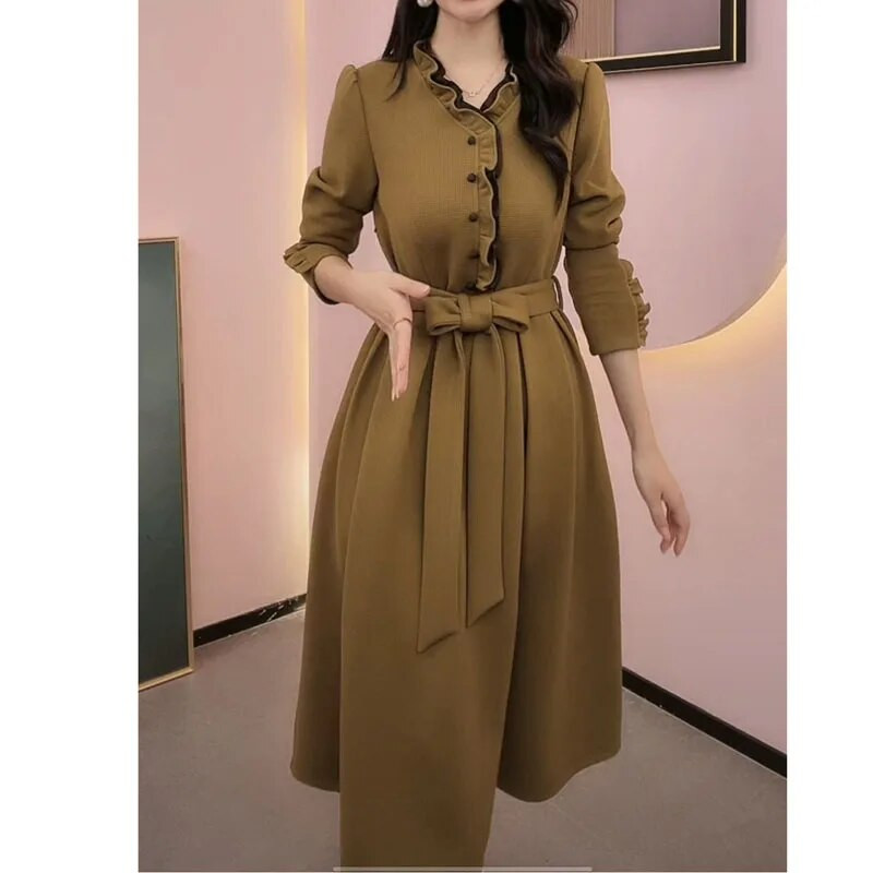 Suknelė 2022 m. rudenį ir žiemą Nauja aukštos kokybės medinis grybo nėrinių sijonas ilgomis rankovėmis plonu juosmeniu V formos kaklo suknelė Elegantiška vintažinė suknelė