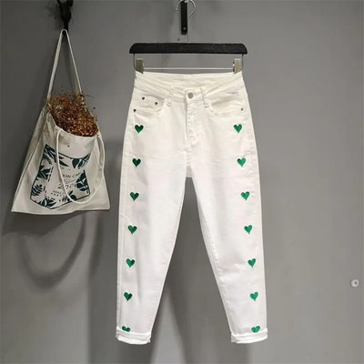 Λευκό τζιν 2023 Νέο γυναικείο κέντημα άγριο τζιν Άνοιξη Καλοκαίρι μόδας τρύπα Γυναικεία τζιν παντελόνια Casual παντελόνια τζιν μέχρι τον αστράγαλο