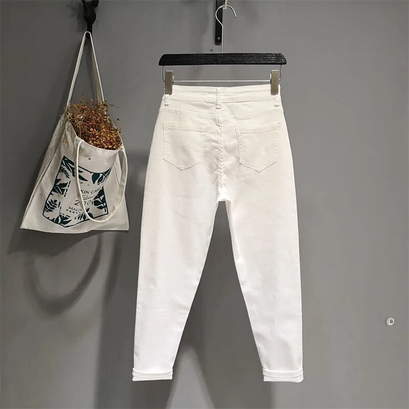 Λευκό τζιν 2023 Νέο γυναικείο κέντημα άγριο τζιν Άνοιξη Καλοκαίρι μόδας τρύπα Γυναικεία τζιν παντελόνια Casual παντελόνια τζιν μέχρι τον αστράγαλο