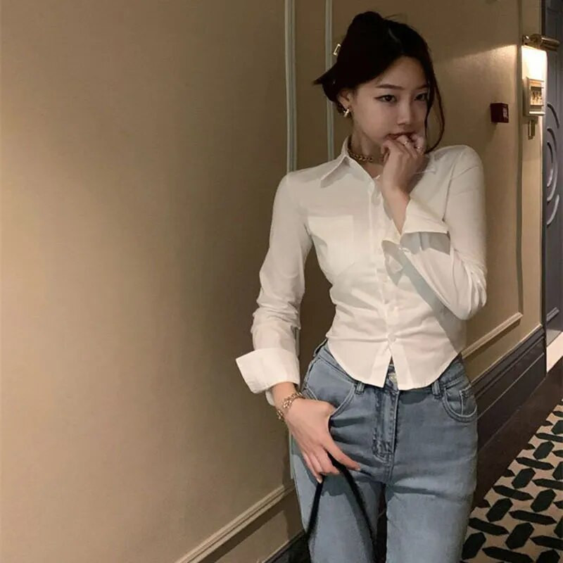 Xpqbb valged särgid Naiste Korea stiilis nööbid Voldid Slim Fit Crop Tops Naistele sobivad igapäevase disainiga kontoris pikkade varrukatega pluusid