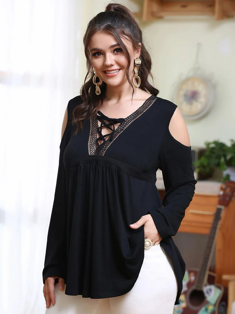 Finjani Plus Size naiste T-särk Kontrastne Guipure Lace Cold Shoulder Tee vabaajarõivad sügiseks Uus