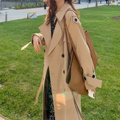 Καμπαρντίνα, High-End Feeling, Ιδιοσυγκρασία, Μόδα, Γυναικείο φθινοπωρινό παλτό μόδας με χαλαρή εφαρμογή πάνω από το γόνατο