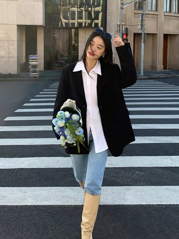 Must pikkade varrukatega kostüümjakk naiste moe jaoks Korea seljaosa lõhestatud kontori naiste bleisermantel 2023. aasta kevad-sügisjope jakk