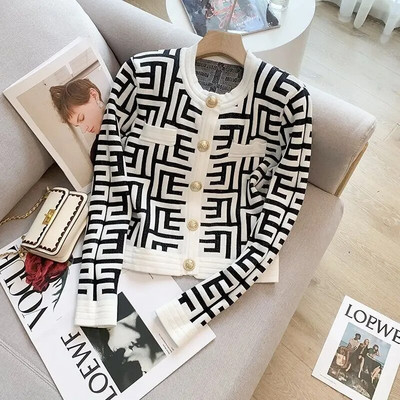 Naiste rõivamantel 2023. aasta Vintage temperament Elegantne kardigan O-kaelusega pikkade varrukatega vabaaja lahtised sirged trükinööbid Uus