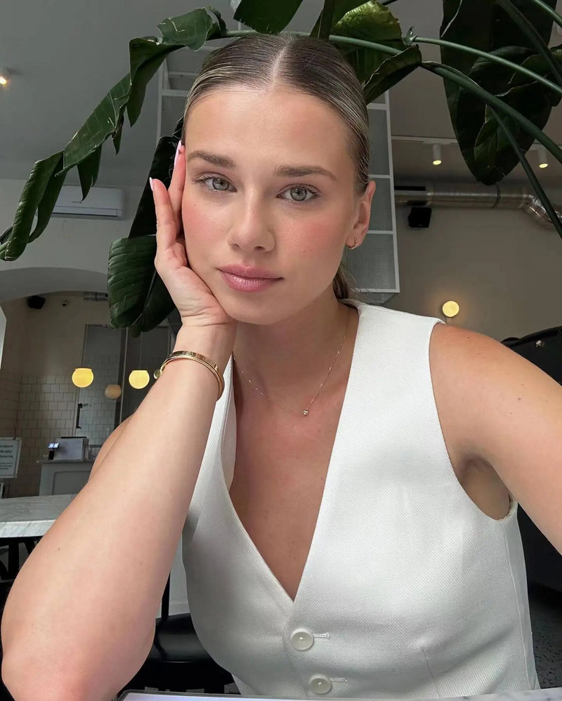 SLTNX TRAF Fashion Moteriška liemenė 2023 m. Vasaros prašmatnios V formos iškirptės liemenės be rankovių, moteriškos moteriškos baltos liemenės.