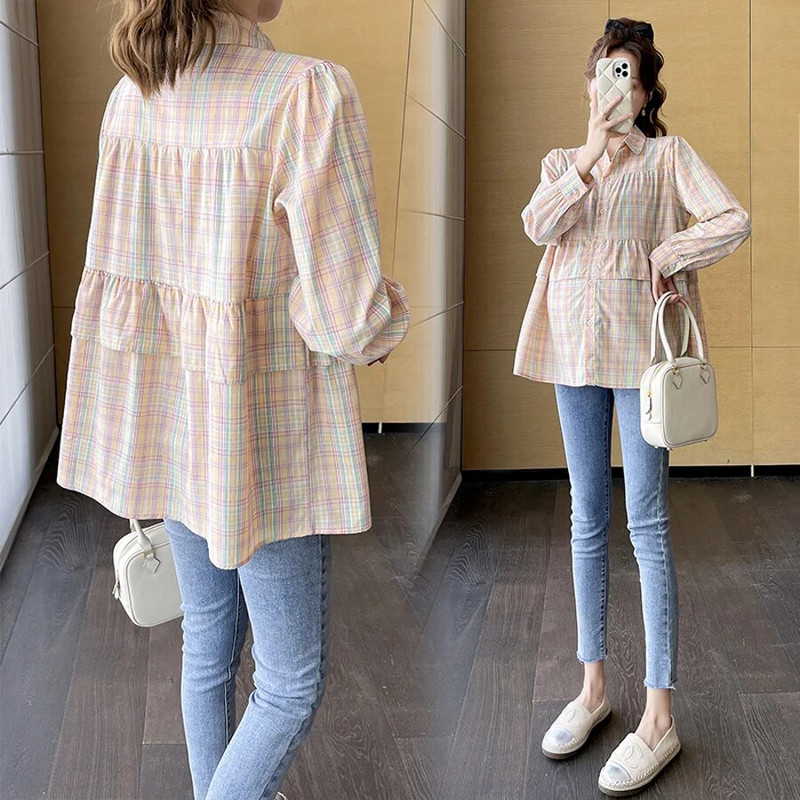 Pavasariniai rūbai nėščiosioms, ilgomis rankovėmis, apverčiamomis apykaklėmis, spalvotomis raukiniais, nėštukių marškiniais, madingomis languotomis palaidinėmis