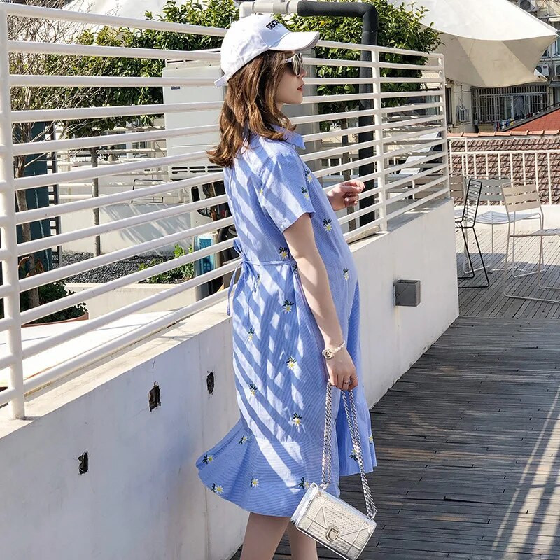 Uued suvised rasedakleidid Moodsad triibulised riided Keskmise pikkusega puuvillane vabaajakleit rasedatele