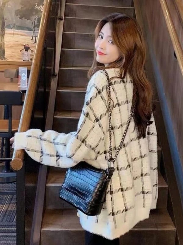 Rudens modes sieviešu jakas ar garām piedurknēm grūtniecēm, garas, brīvas V veida kakla rūtainas jakas Liela izmēra grūtnieču džemperi Trikotāžas mēteļi