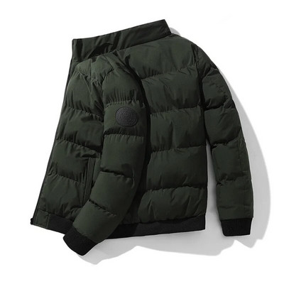 Vyriška medvilninė striukė žiemos striukė 2023 metų naujos tendencijos trumpo stiliaus pastorinta pūkinė striukė