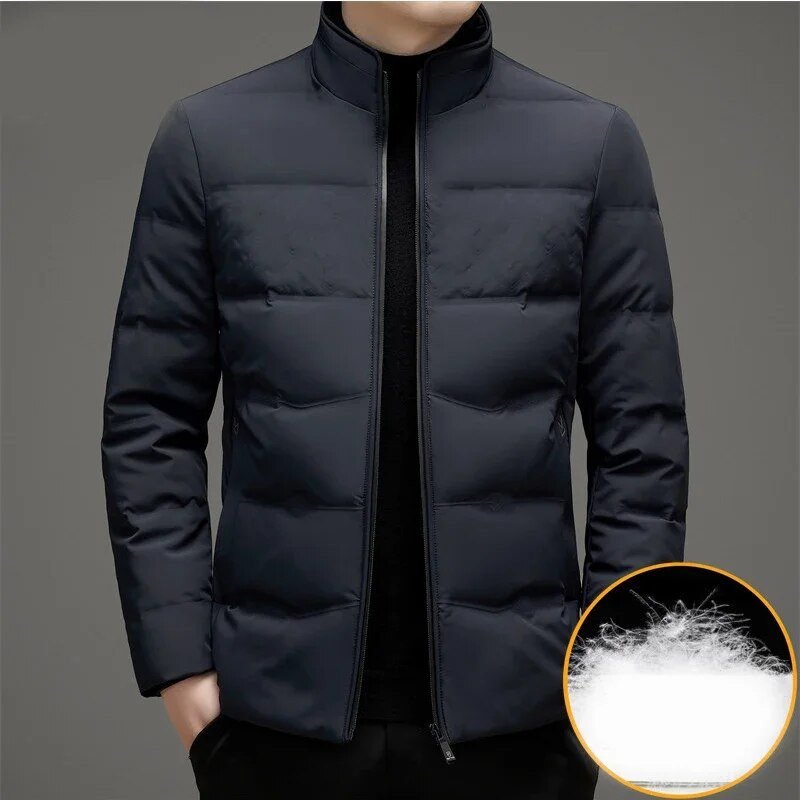 Ελαφρύ πουπουλένιο μπουφάν για μεσήλικες άντρες casual κοντά 2023 Νέο μοντέρνο μπουφάν με ζεστό γιακά