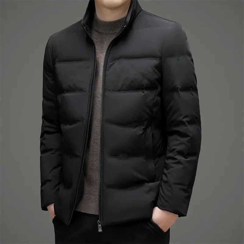 Ελαφρύ πουπουλένιο μπουφάν για μεσήλικες άντρες casual κοντά 2023 Νέο μοντέρνο μπουφάν με ζεστό γιακά