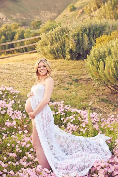 Grūtnieču kleita fotosesijai grūtniecēm, mežģīnes