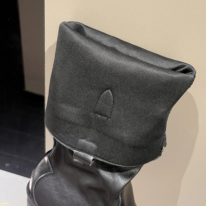 Γυναικείες μπότες ψηλοτάκουνα με πλισέ φθινόπωρο Pu 2023 Δερμάτινες μπότες καουμπόισσας με μυτερές μύτες Γυναικεία Μαύρα Λευκά Western Long Botas