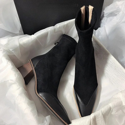 2023. aasta uued terava otsaga naiste poolsaapad Moodsad ruudukujulised kõrged kontsad Elegantsed moodsad naiste lühikesed saapad Mugavad vabaaja naiste saapad