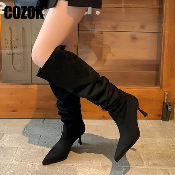 2023 Νέες πλισέ ψηλές μπότες γόνατο για γυναίκες Φθινοπωρινό Flock Μόδα ψηλά τακούνια με μυτερές μπότες σε γυναικεία παπούτσια Western