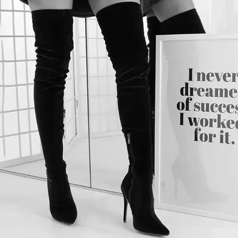 Naiste 43 suure terava ninaga seksikad saapad, talvemood seemisnahast kõrge kontsaga ühevärvilised naiste kingad üle põlve Kõrged saapad