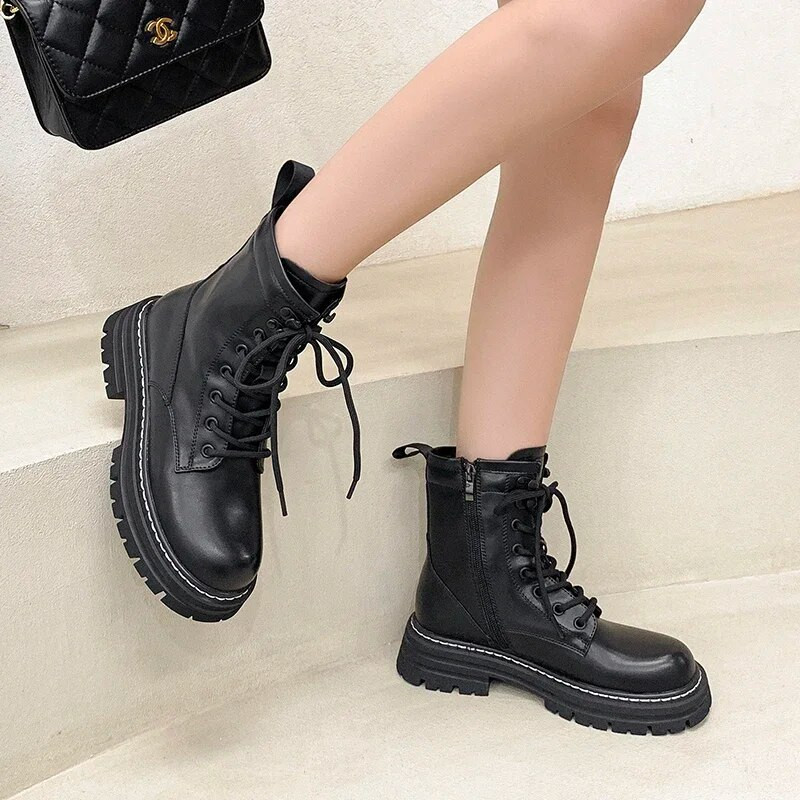 Moteriški batai su užtrauktuku šonu