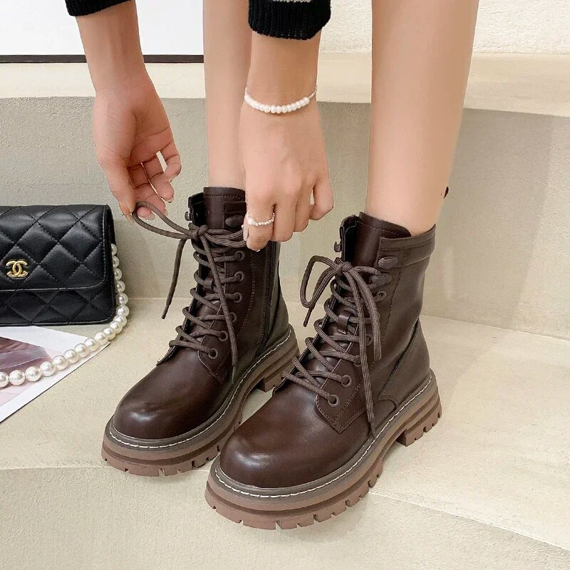 Moteriški batai su užtrauktuku šonu