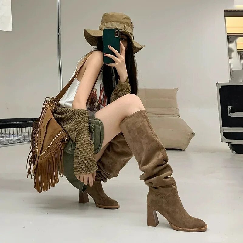 Moteriški batai išpardavimas 2023 m. Aukštos kokybės kvadratinės galvos tvirti batai rudeniniai paprasti madingi batai kvadratiniais aukštakulniais zomšiniais aukštakulniais