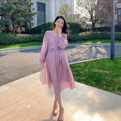 Beež roosa rasedatele mõeldud šifoonist kleit vedru pikkade varrukatega V-kaelusega kõrge vöökohaga rasedale rannakleit armas raseduskleit