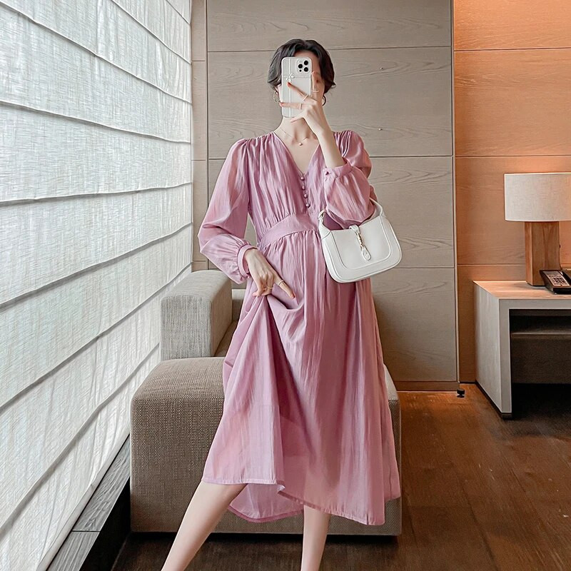 Beež roosa rasedatele mõeldud šifoonist kleit vedru pikkade varrukatega V-kaelusega kõrge vöökohaga rasedale rannakleit armas raseduskleit