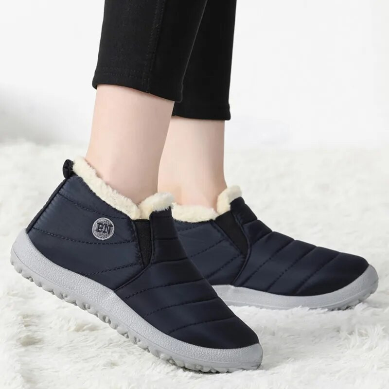 Naiste saapad hoiavad soojas karusnahast saapad Talvekingad Naistele Poolsaapad Slip On Snow Bota Feminina Naiste lühikesed saapad Naiste kingad